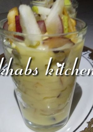 A picture of Creamy custard fruit salad.