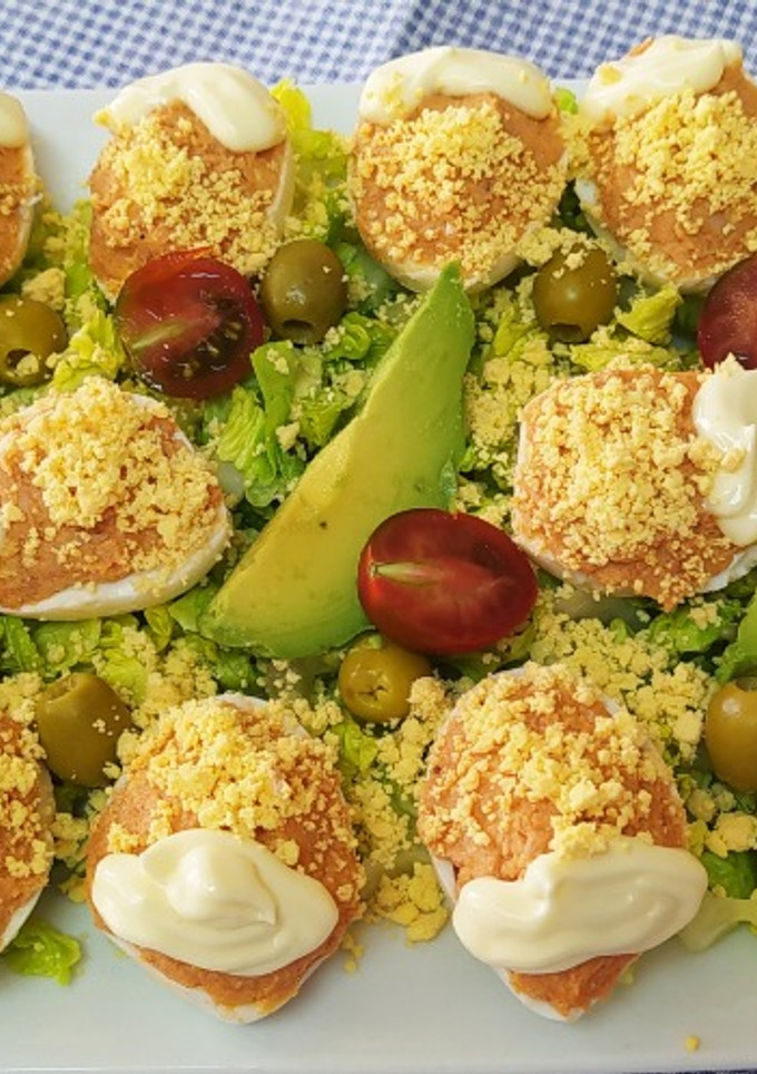 Una foto de Huevos rellenos