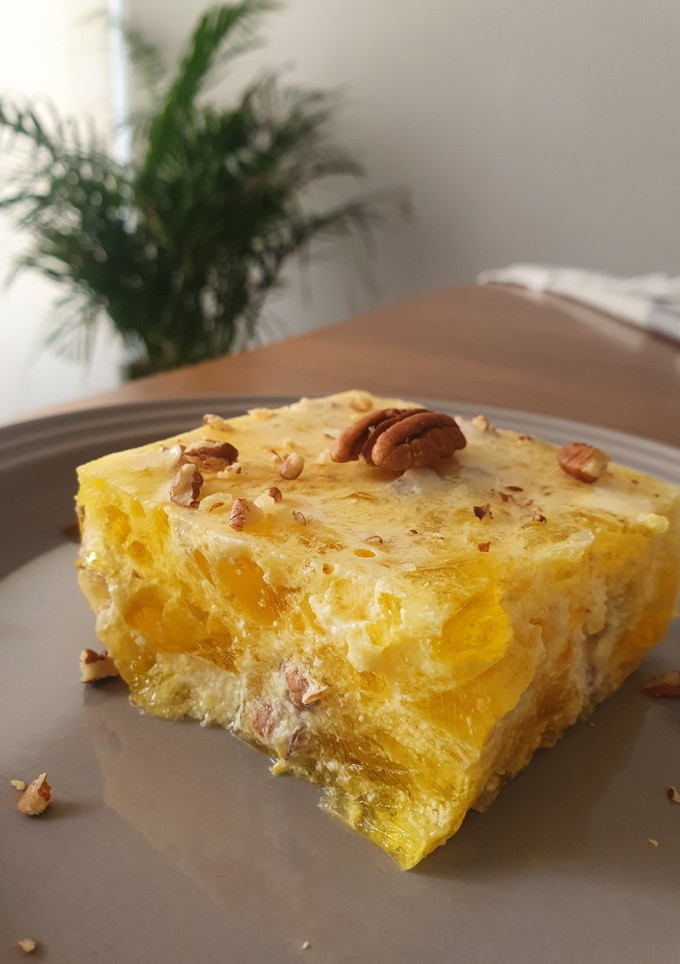 Una foto de Gelatina de piña con nuez cremosita!