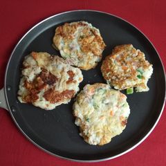 A picture of Poha pan cake.
