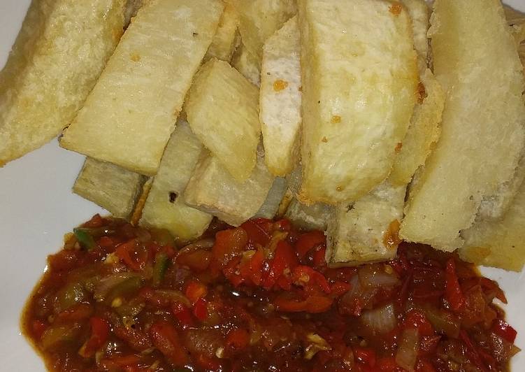 Yam strips with sauce