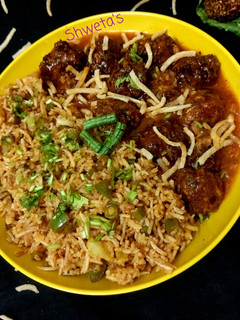 મંચુરિયન વિથ ફ્રાઇડ રાઈસ (Manchurian with Fried rice recipe in Gujarati) (Jain) રેસીપી મુખ્ય ફોટો