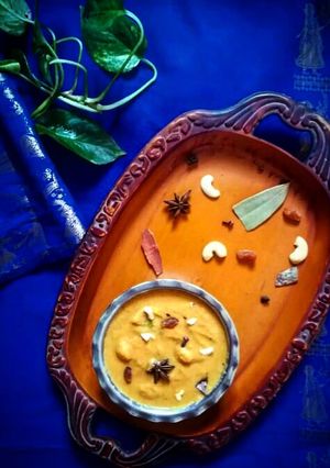 A picture of Chana Madra (Chickpea yogurt gravy).