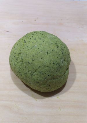 Foto di Impasto per pasta fresca con foglie di broccolo