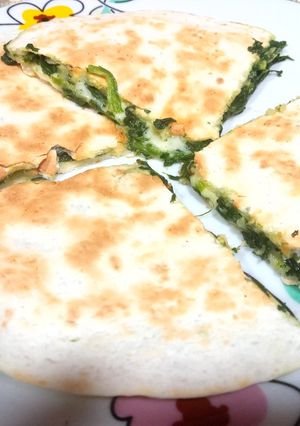 Foto principal de Quesadilla de espinacas, cebolla y queso