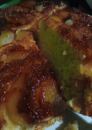 Una foto de Torta de peras invertida