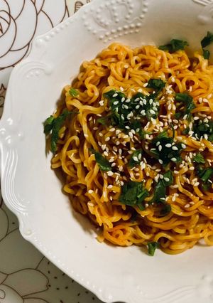 صورة لوصفة اندومي على طريقتي 🍜