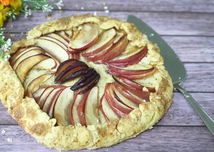 Recipe of Homemade Apple Galette