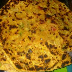 A picture of Aloo pyaz Ka paratha.
