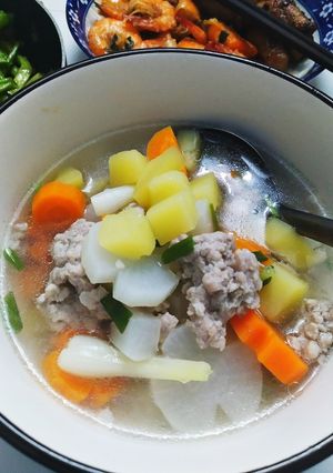 Hình của món Canh củ nấu thịt bằm.