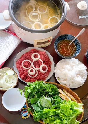 Hình của món Bò nhúng giấm.