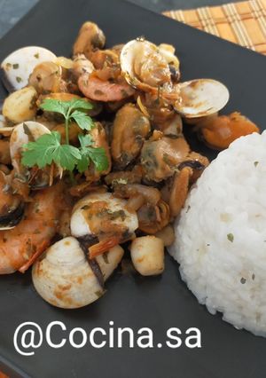 Una foto de Marisco picantón con arroz