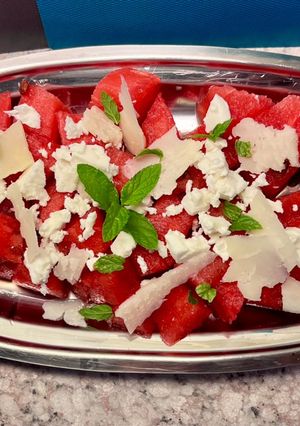 Φωτογραφία της συνταγής Καρπούζι 🍉 με φέτα λίγα flakes κρητικής γραβιέρας & δυόσμο