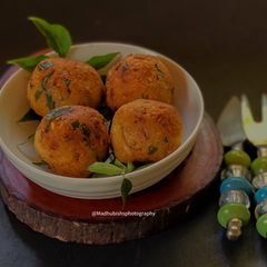 Curry leaves, Green Chillies, Chickpeas Falaphel A picture of Curry leaves, Green Chillies, Chickpeas Falaphel.