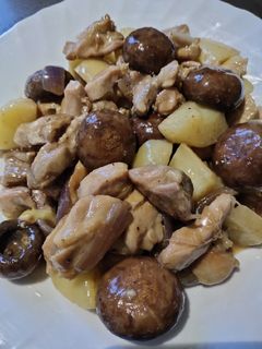 A picture of Chicken with Mushrooms.