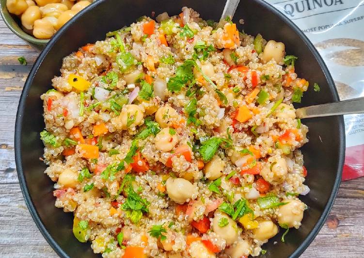 Quinoa Chickpea Salad