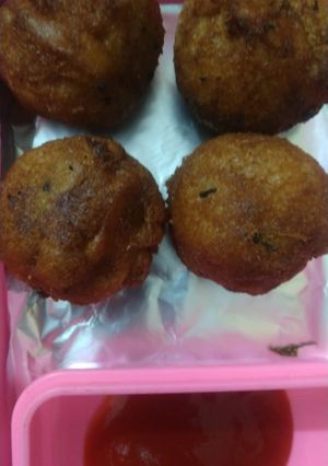 A picture of Bread roll.