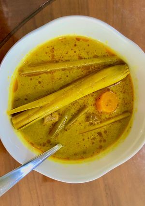 Hình của món Cà ri gà.