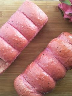 Foto resep Roti Tawar Buah Naga Merah