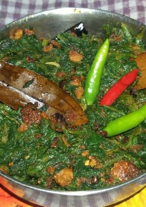 পালংশাকের ঘন্ট (palong shaker ghonto recipe in Bengali) রেসিপির প্রধান ছবি