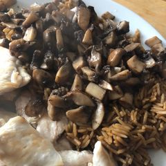 A picture of Dry-fryed Chicken with Mushrooms and Mushroom Rice.