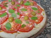Una foto de masa pizza semolin