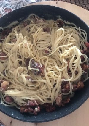 Una foto de Carbonara de oreja y trufa