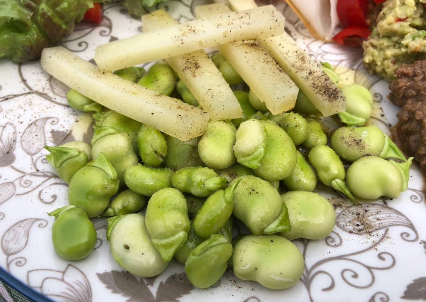 Broad bean & pecorino salad