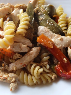 Foto principal de Pasta con pollo y alcachofas