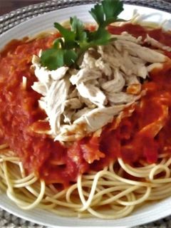 Una foto de Pasta 🍜Arrabiata con Pollo🍗