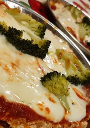 Una foto de Pizzeta de zanahoria y brócoli