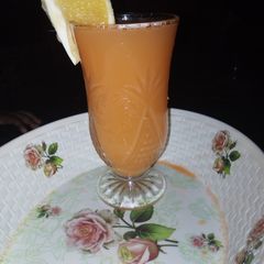 A picture of Orange and carrots juice.