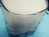 عصير موز وفراوله باللبن 🥛