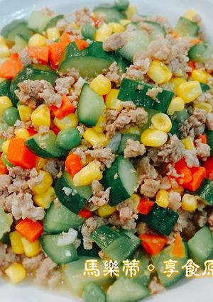 快速上桌料理[ 肉末炒三色蔬菜] 的食譜成品照片