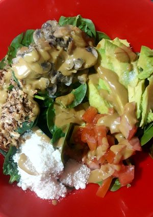 Una foto de Ensalada de espinacas en salsa miel&mostaza
