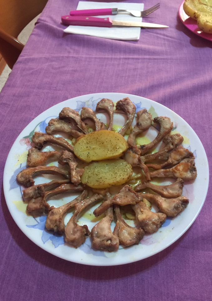 Una foto de Costillas de conejo estilo queen👸