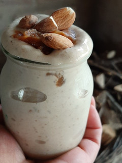 Una foto de Helado de banana con dulce de leche