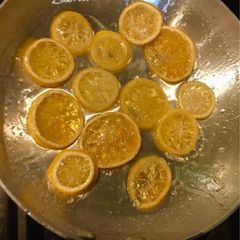 A picture of HOMEMADE LEMON SLICE CANDIED:.