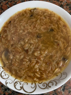 صورة لوصفة شوربة لسان عصفور بالمشروم (الفطر)