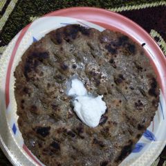A picture of Bajri ki roti.