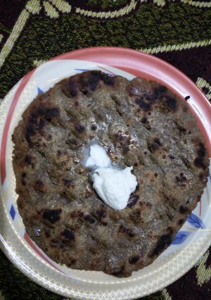 A picture of Bajri ki roti.