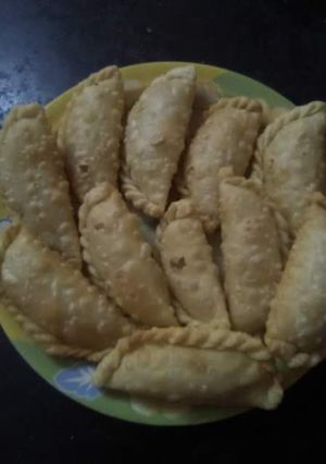 A picture of Gujiya.