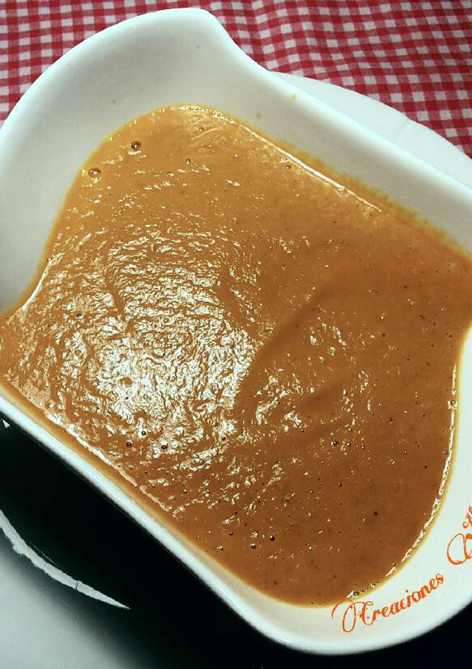 Una foto de Crema de calabaza y hinojos asados, con un toque de ahumado