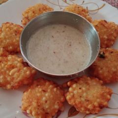 Sabudana Vada with Chutney A picture of Sabudana Vada with Chutney.