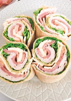 รูปของ Flatbread Roll Up