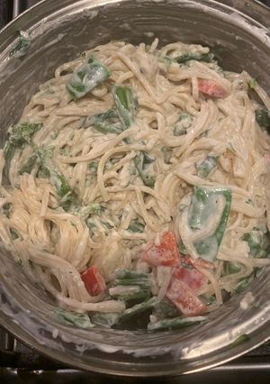 A picture of Creamy pasta.