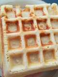 Waffles salados con jamón y queso