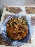 Carne agridulce con salsa marinada y verduras al horno