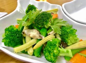 Hình của món Rau Củ Xào Ngũ Sắc.