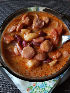 Tejszínes fejtett bableves recept fotója